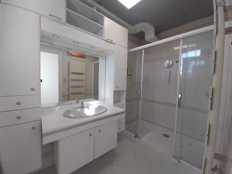 Maison - 287 m² - 9 pièces