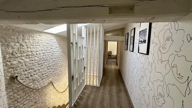 Maison - 235 m² - 6 pièces