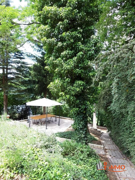 Maison - 300 m² - 8 pièces