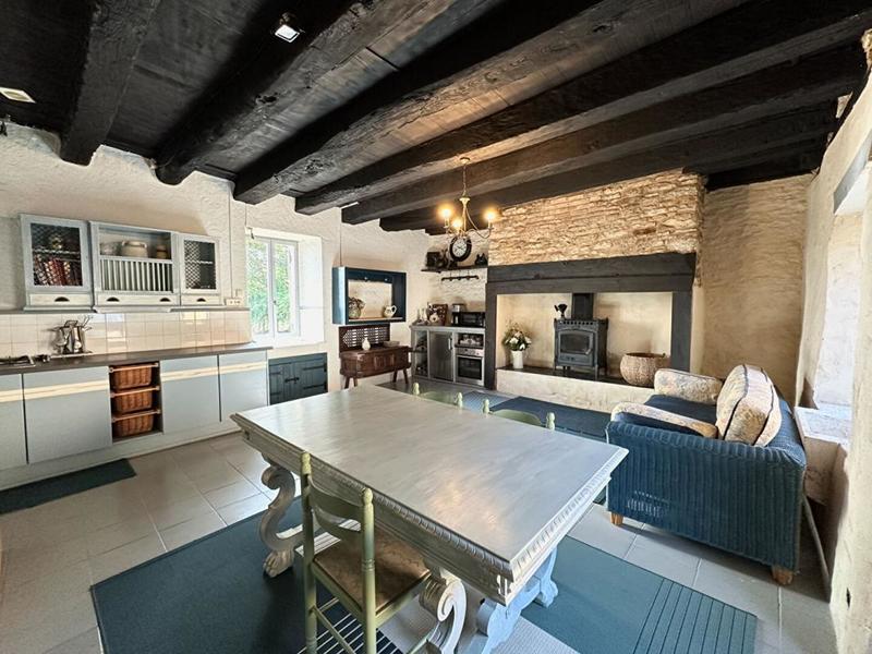 Maison - 220 m² - 7 pièces