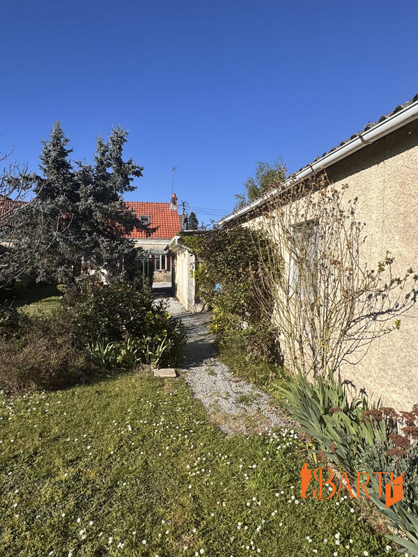 Maison traditionnelle - 98 m² - 4 pièces