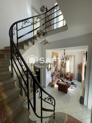 Maison de maîtres - 331 m² - 12 pièces