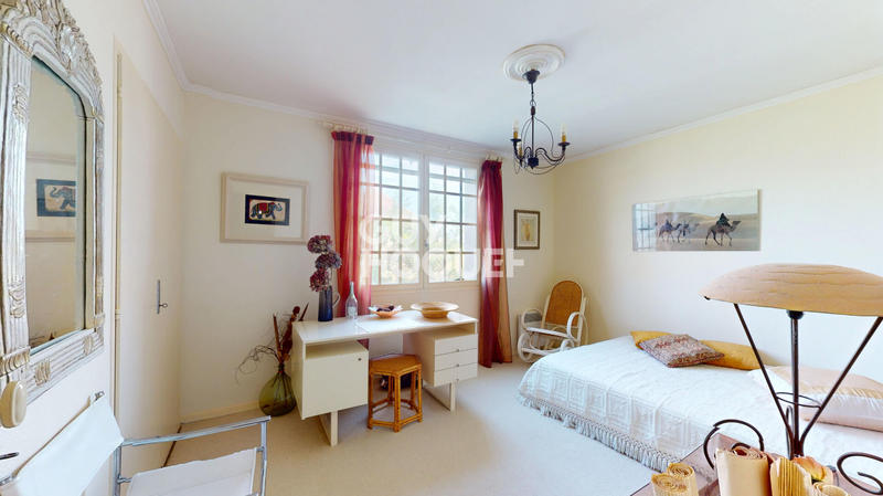 Maison - 193 m² - 10 pièces