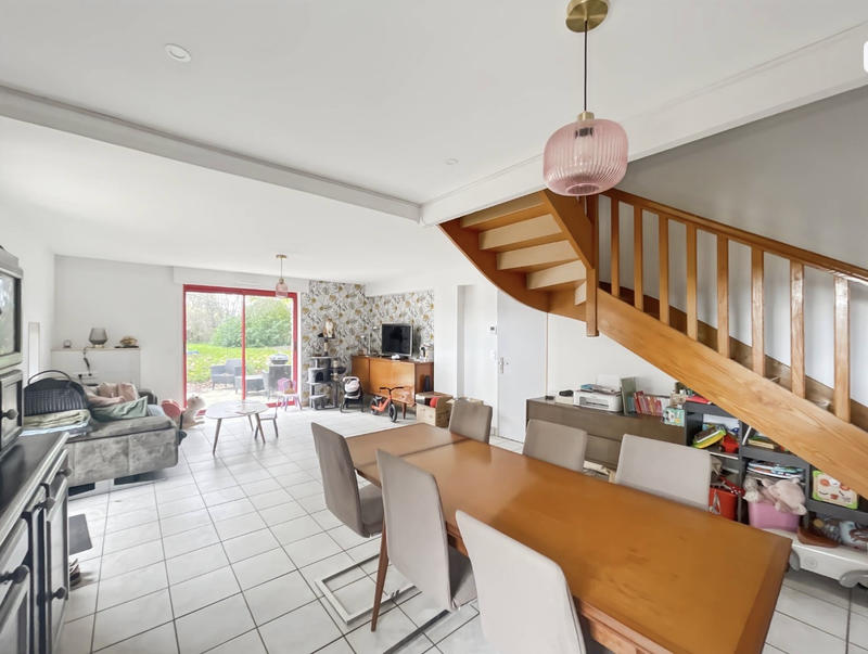 Maison - 95 m² - 5 pièces