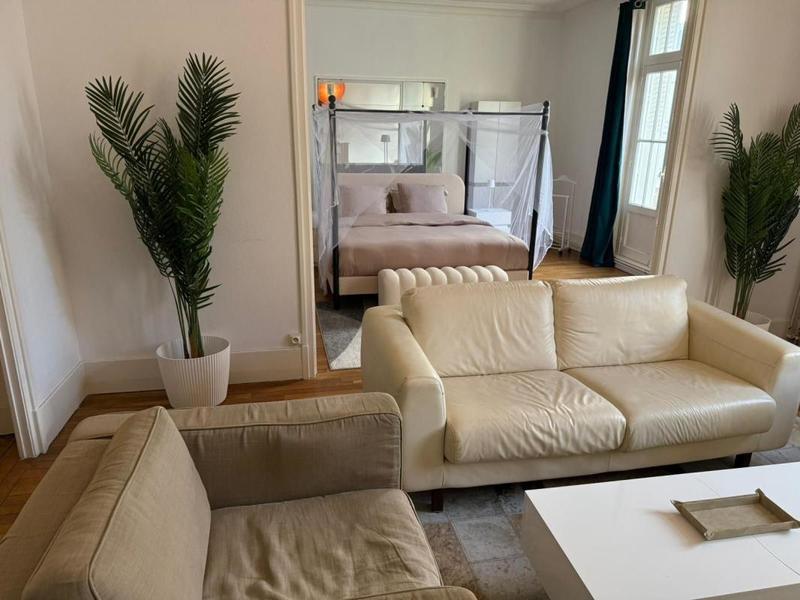 Appartement - 114 m² - 2 pièces