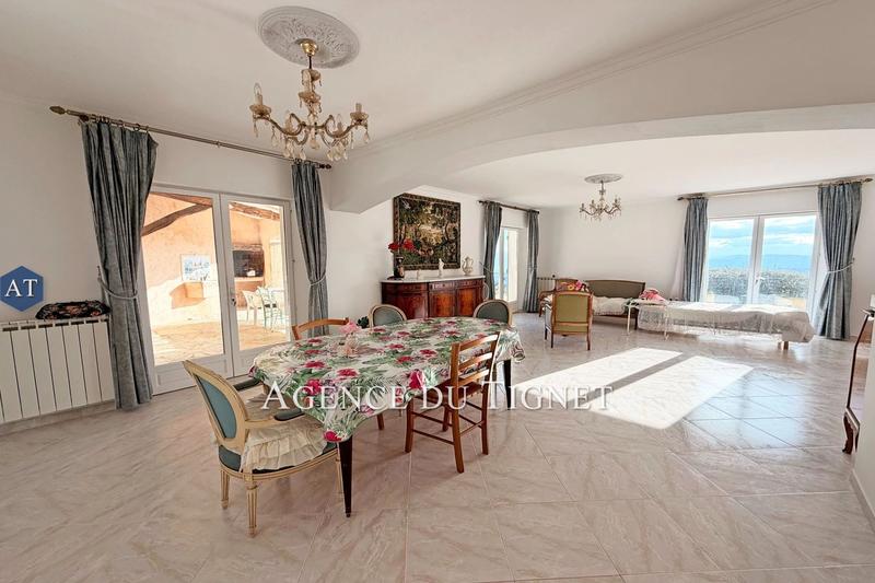 Maison - 217 m² - 6 pièces