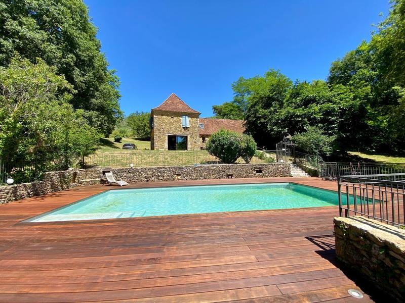 Propriété - 220 m² - 4 pièces