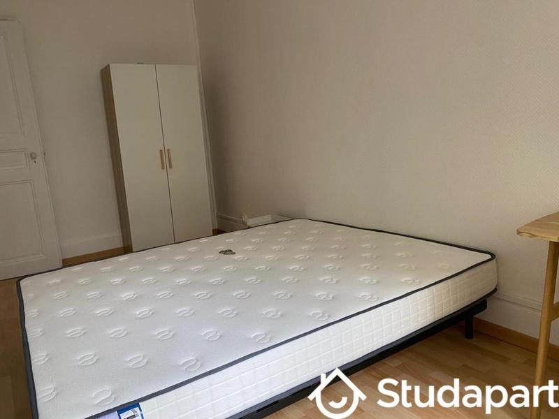 Chambre - 13 m² - 1 pièce