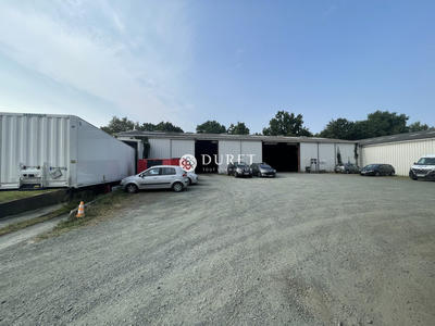 Entrepôt - 1 200 m²