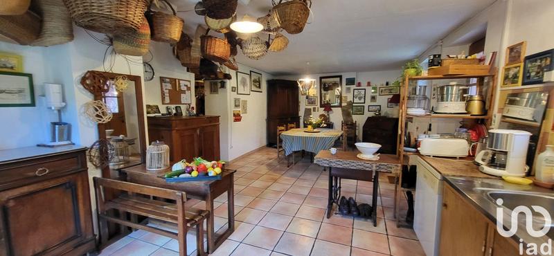 Maison - 300 m² - 13 pièces