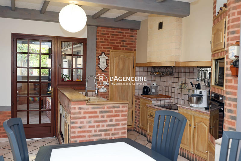 Maison - 207 m² - 6 pièces