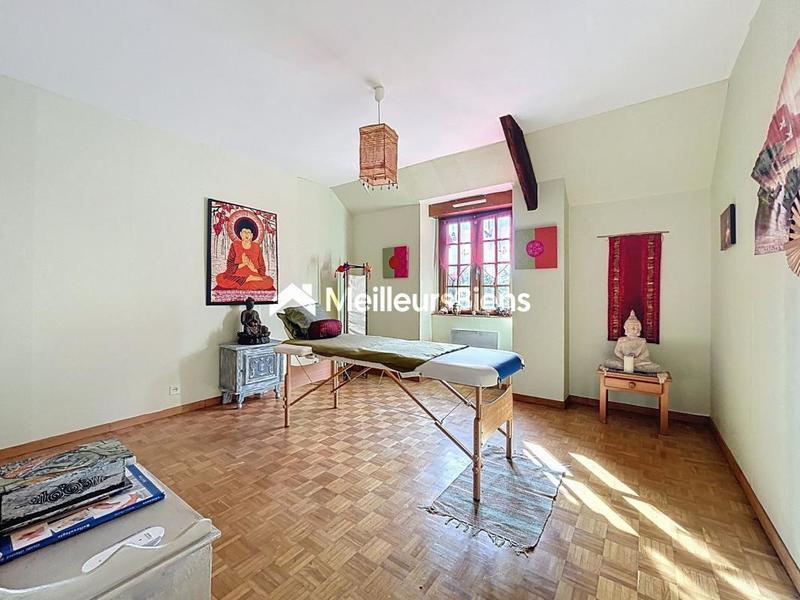 Maison - 230 m² - 10 pièces