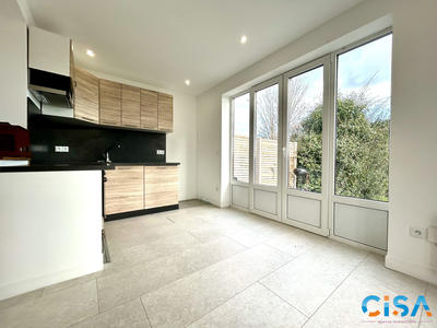 Maison - 96 m² - 5 pièces