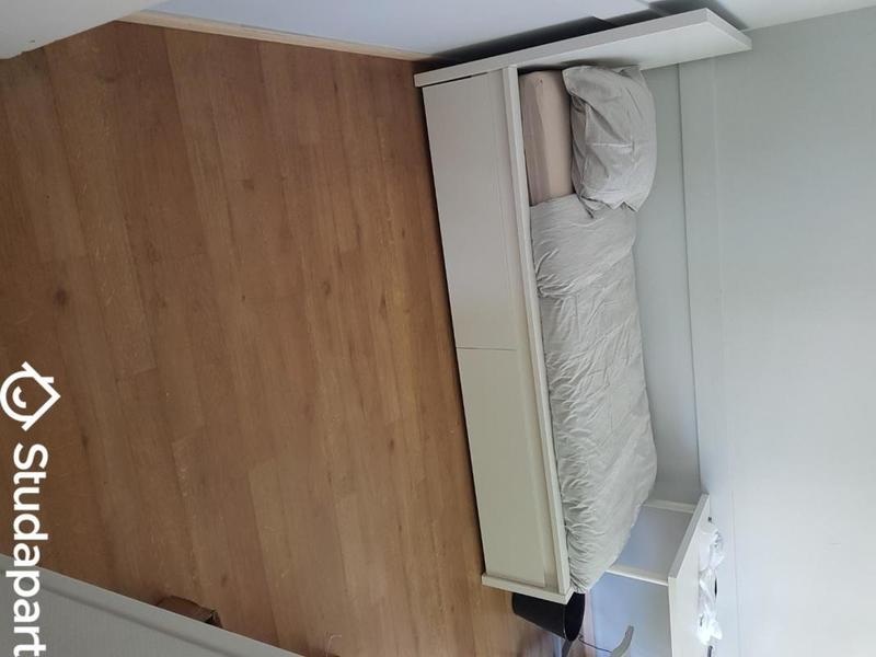 Chambre - 11 m² - 1 pièce