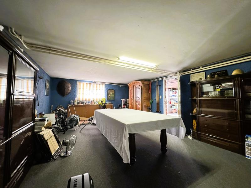 Maison - 204 m² - 9 pièces