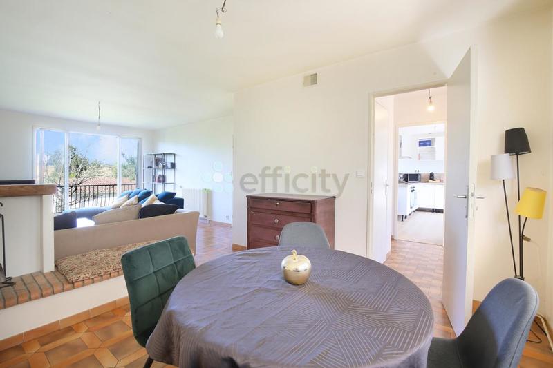 Maison - 93 m² - 5 pièces