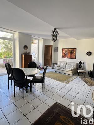 Maison - 238 m² - 7 pièces