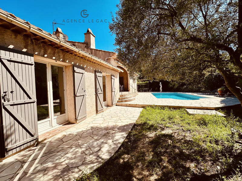 Villa - 180 m² - 6 pièces