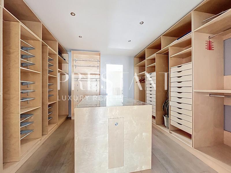 Appartement - 190 m² - 6 pièces