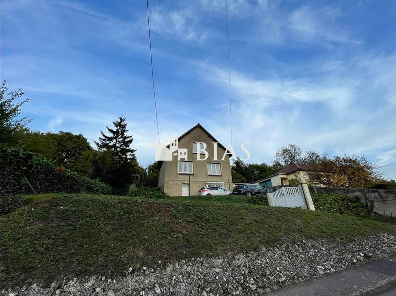 Maison - 97 m² - 5 pièces