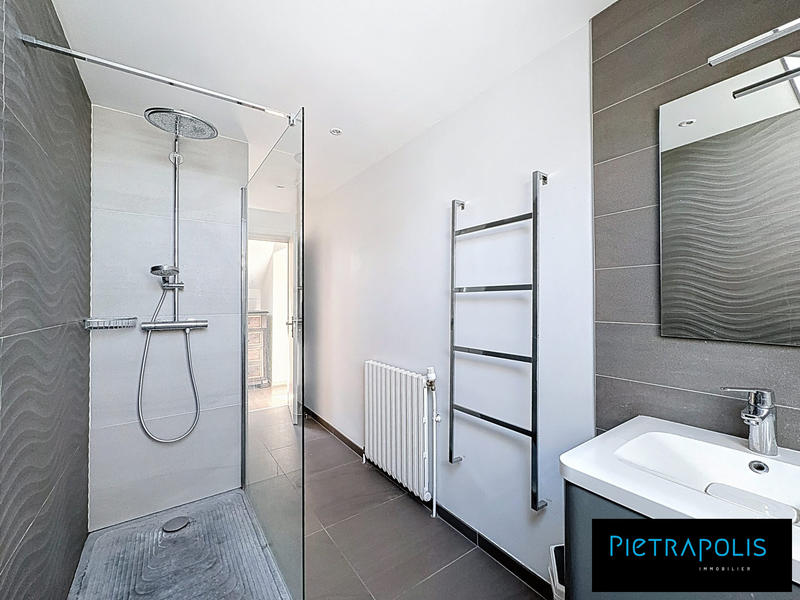 Maison ancienne - 205 m² - 6 pièces