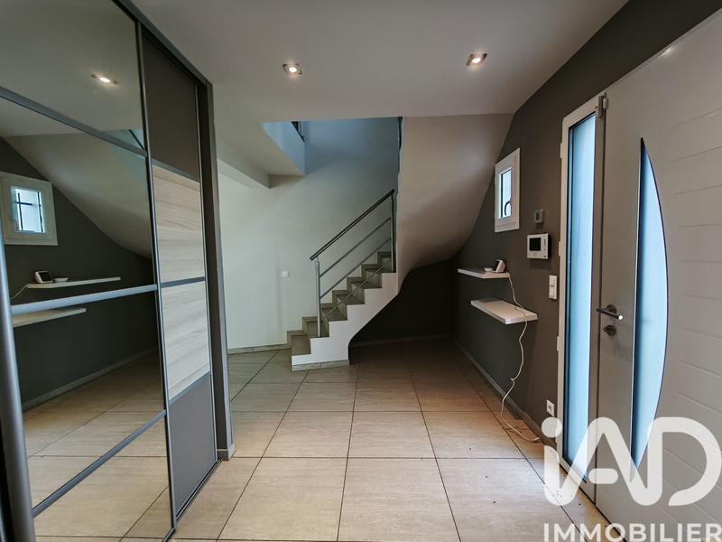 Maison - 223 m² - 7 pièces