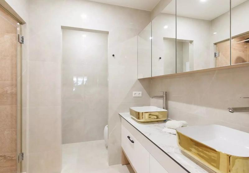 Appartement - 150 m² - 5 pièces