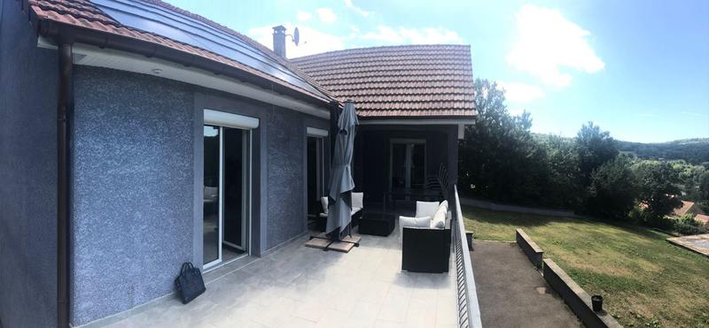 Maison traditionnelle - 180 m² - 7 pièces