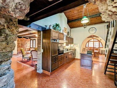 Maison - 200 m² - 7 pièces