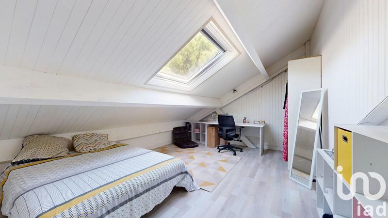 Maison - 213 m² - 9 pièces