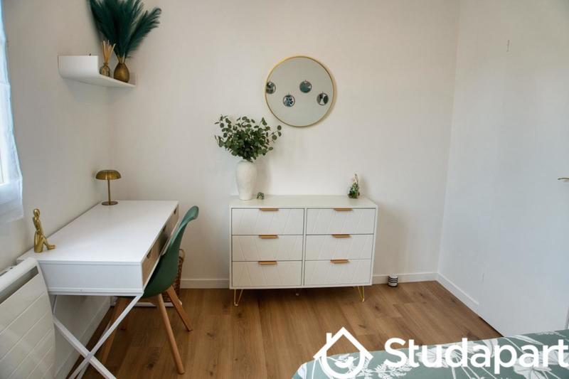 Chambre - 10 m² - 1 pièce