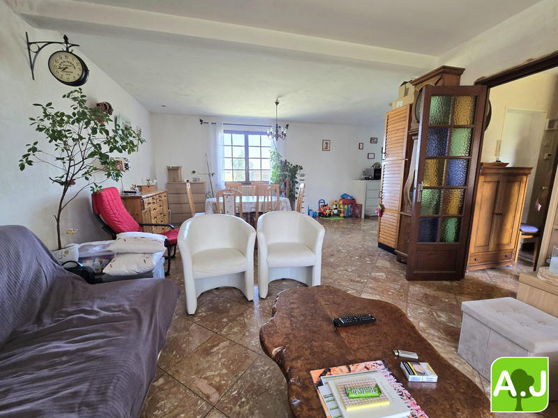 Maison traditionnelle - 113 m² - 5 pièces