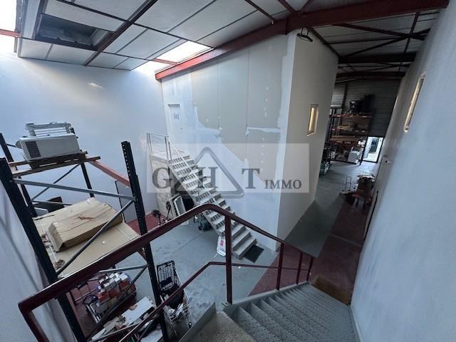 Entrepôt - 568 m²