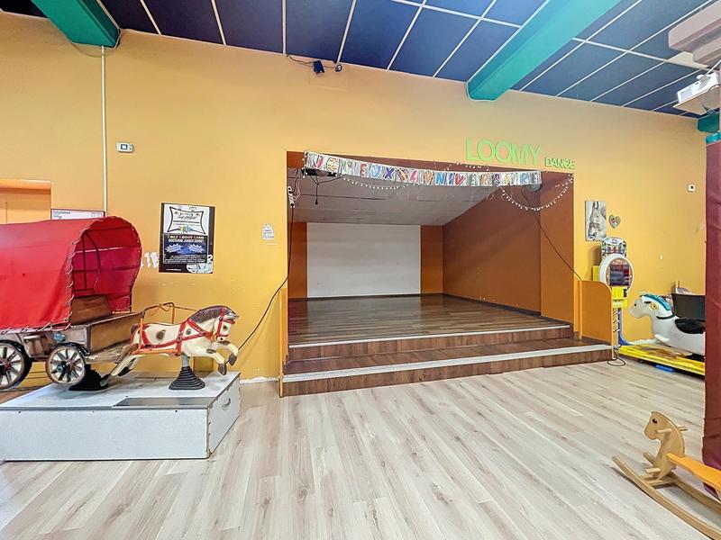 Local commercial - 790 m² - 9 pièces