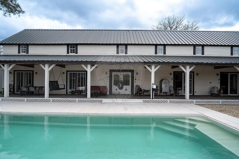 Maison - 217 m² - 7 pièces