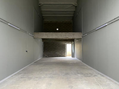 Entrepôt - 111 m²