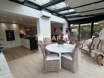 Maison - 140 m² - 5 pièces