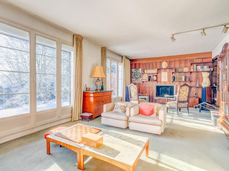 Maison - 230 m² - 9 pièces