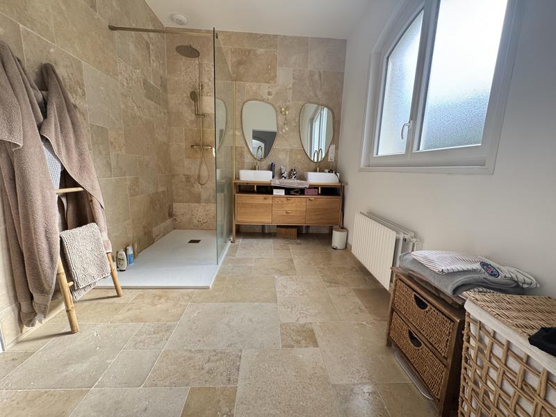 Villa - 200 m² - 5 pièces