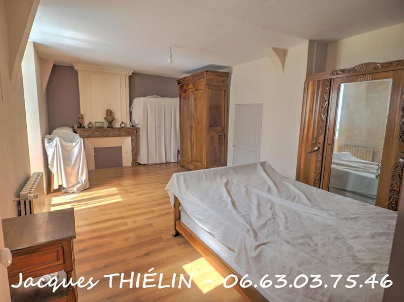 Maison - 202 m² - 6 pièces