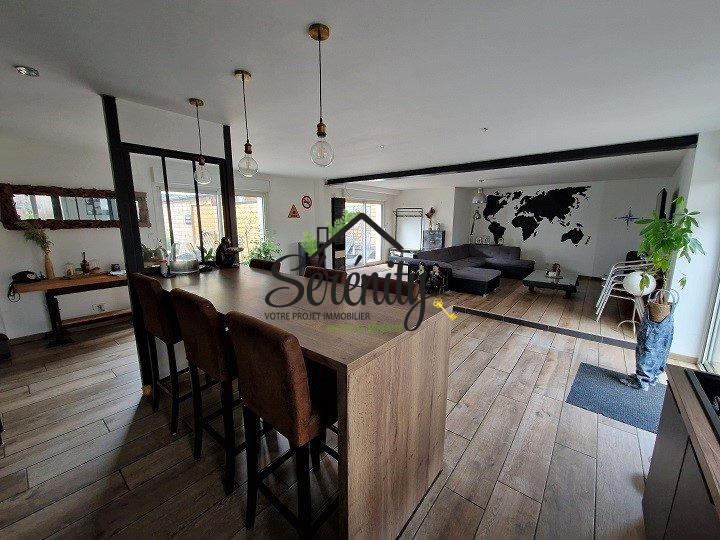 Maison - 200 m² - 6 pièces