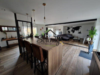 Maison - 200 m² - 6 pièces