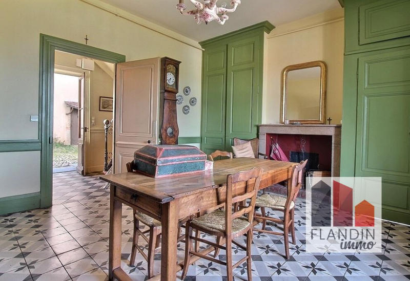 Propriété - 350 m² - 11 pièces