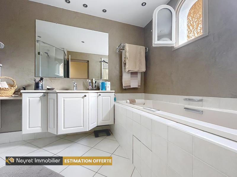 Maison - 175 m² - 7 pièces