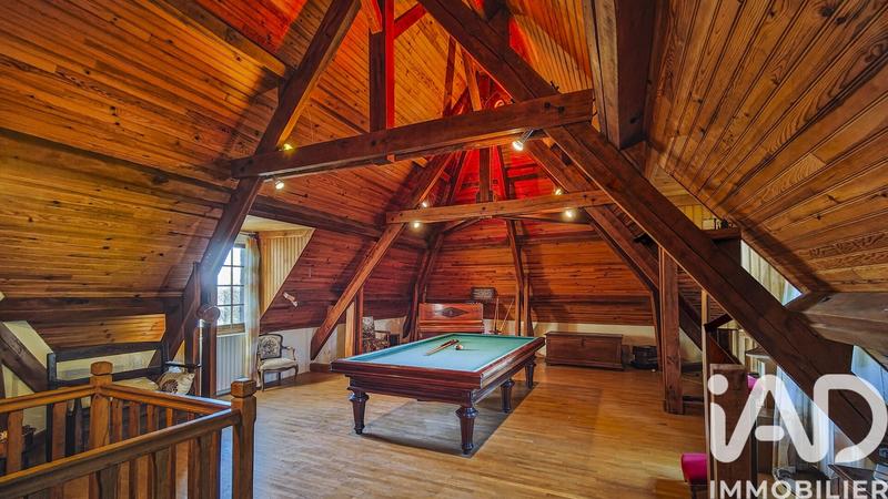 Maison - 255 m² - 9 pièces