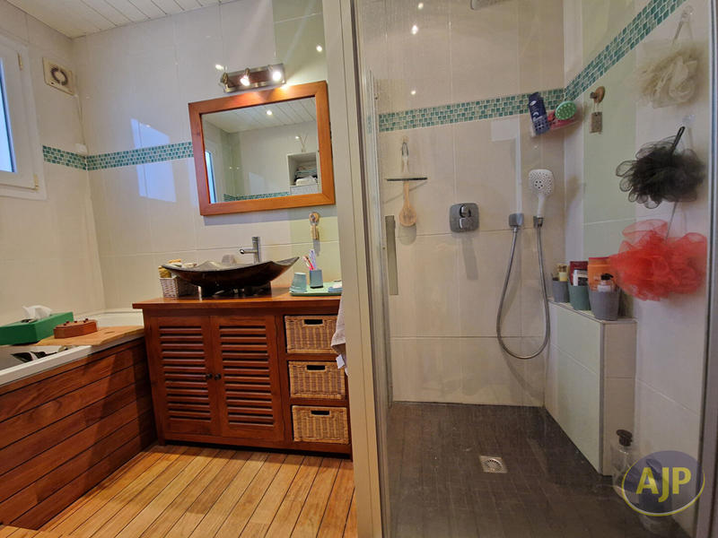 Maison - 120 m² - 4 pièces