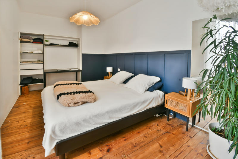 Maison - 240 m² - 9 pièces