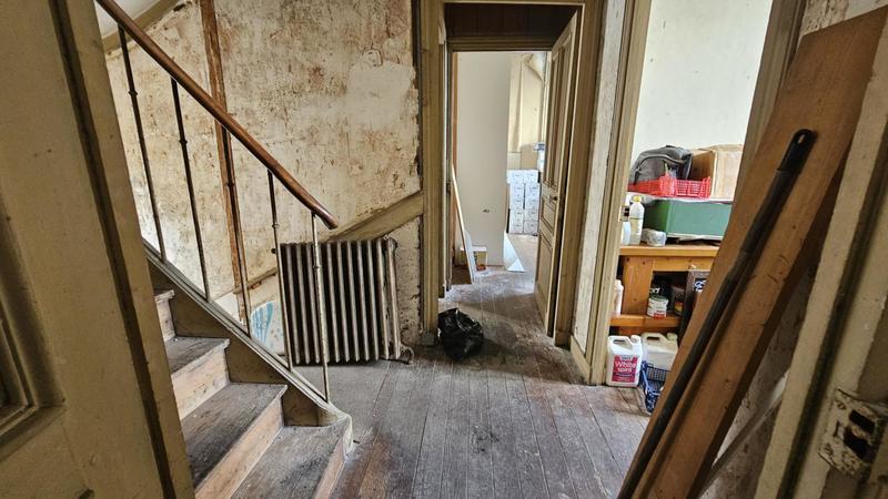 Local d'activité / Entrepôt - 161 m² - 4 pièces