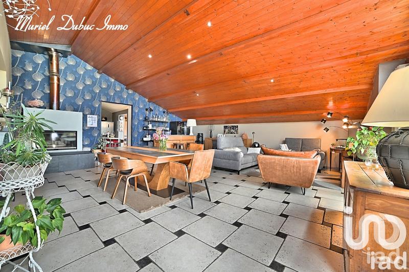 Maison - 249 m² - 8 pièces