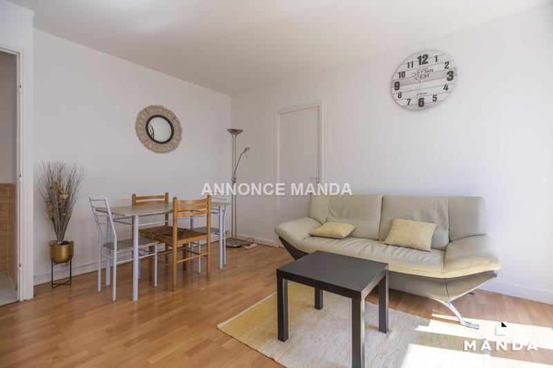 Chambre - 9 m² - 4 pièces